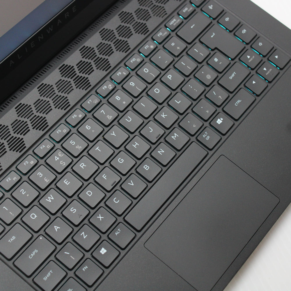 Alienware M15 R5 Ryzen 9 Laptop 15.6 in 32GB RAM 1TB NVMe AMD 5900HX RTX 3070