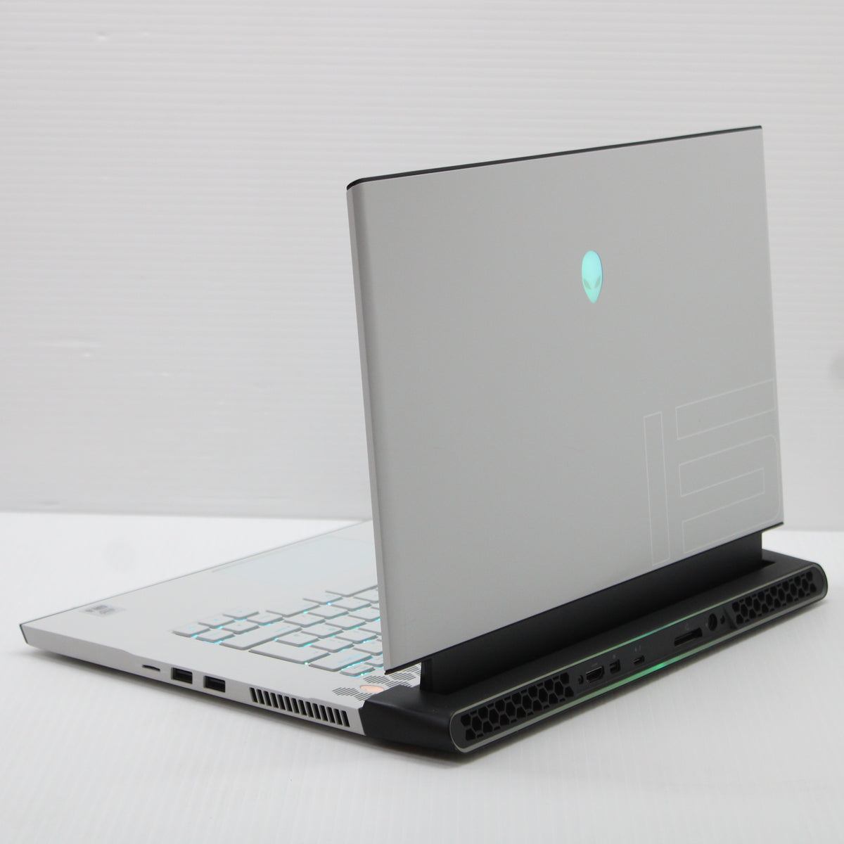 Alienware M15 R3 i9 Laptop 4K OLED 32GB RAM 512GB NVMe 10980HK RTX 2080 Super