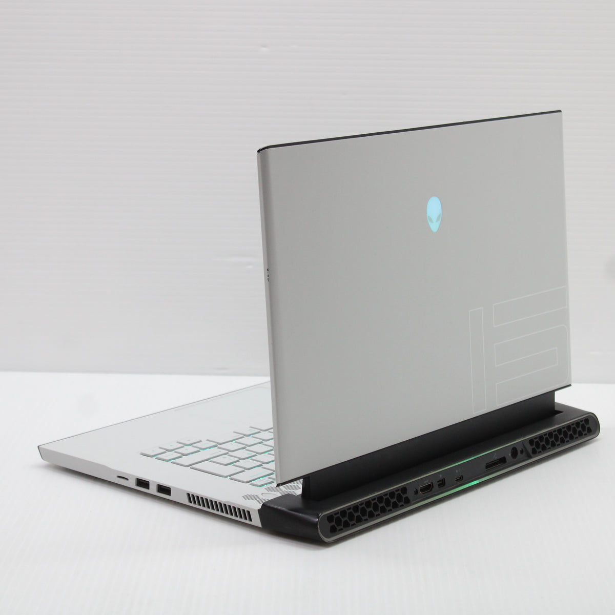 Alienware M15 R3 i9 Laptop 4K OLED 32GB RAM 1TB NVMe 10980HK RTX 2080 Super