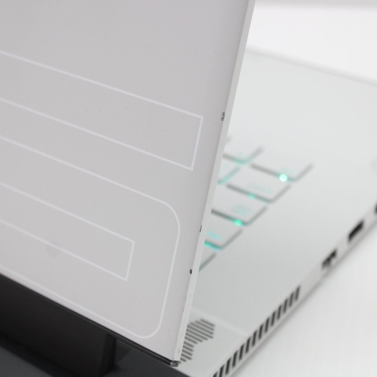 Alienware M15 R3 i9 Laptop 4K OLED 32GB RAM 1TB NVMe 10980HK RTX 2080 Super