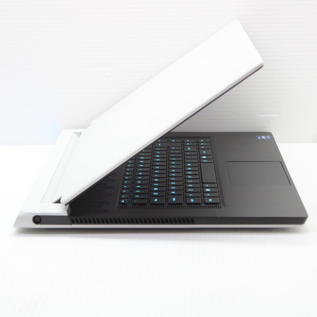 Alienware X17 R2 Laptop 17.3 inch 64GB RAM 2TB NVMe SSD i9-12900HK NVIDIA GeForce RTX 3080 Ti Laptop GPU 16GB WiFi Windows 11 Pro