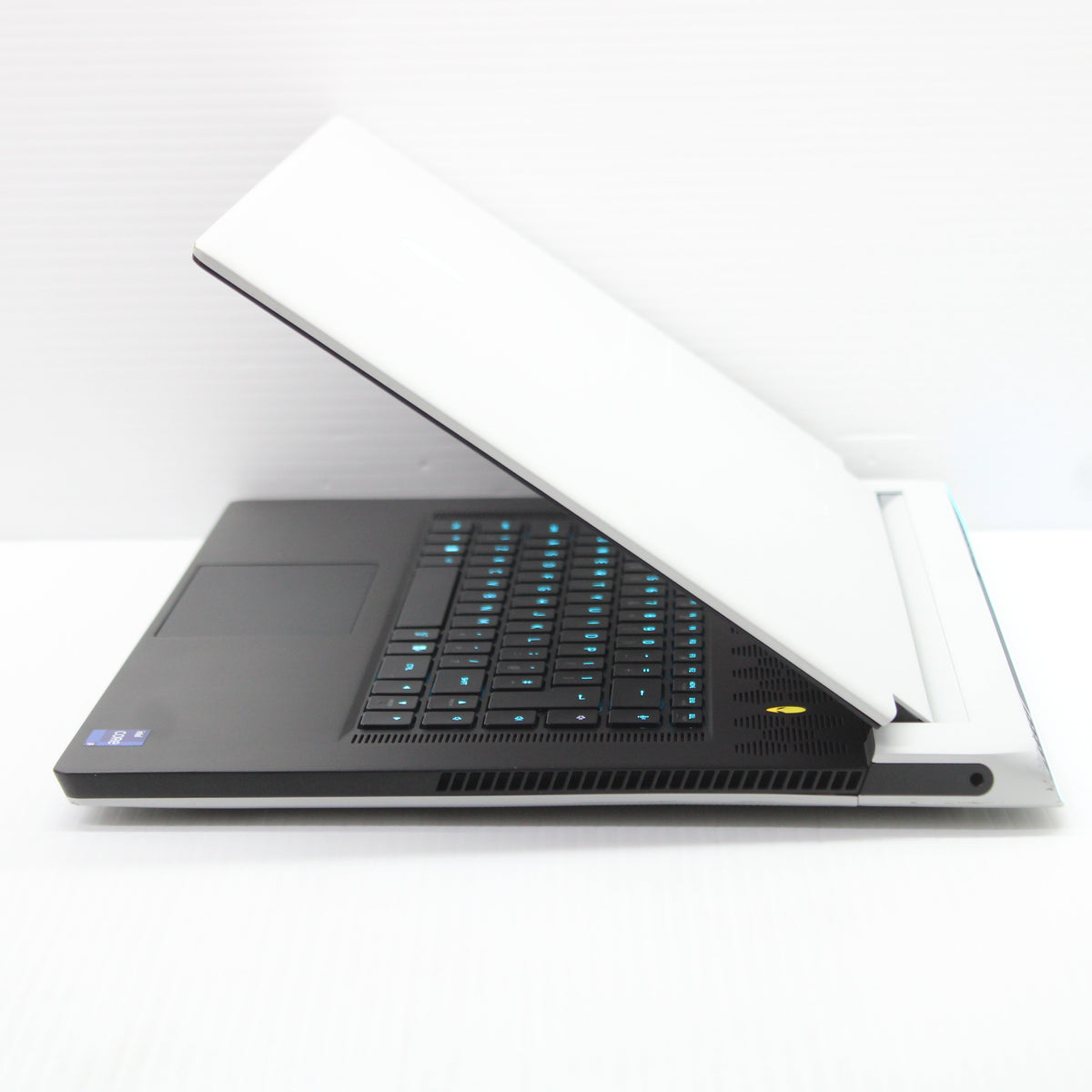 Alienware X17 R2 Laptop 17.3 inch 64GB RAM 2TB NVMe SSD i9-12900HK NVIDIA GeForce RTX 3080 Ti Laptop GPU 16GB WiFi Windows 11 Pro