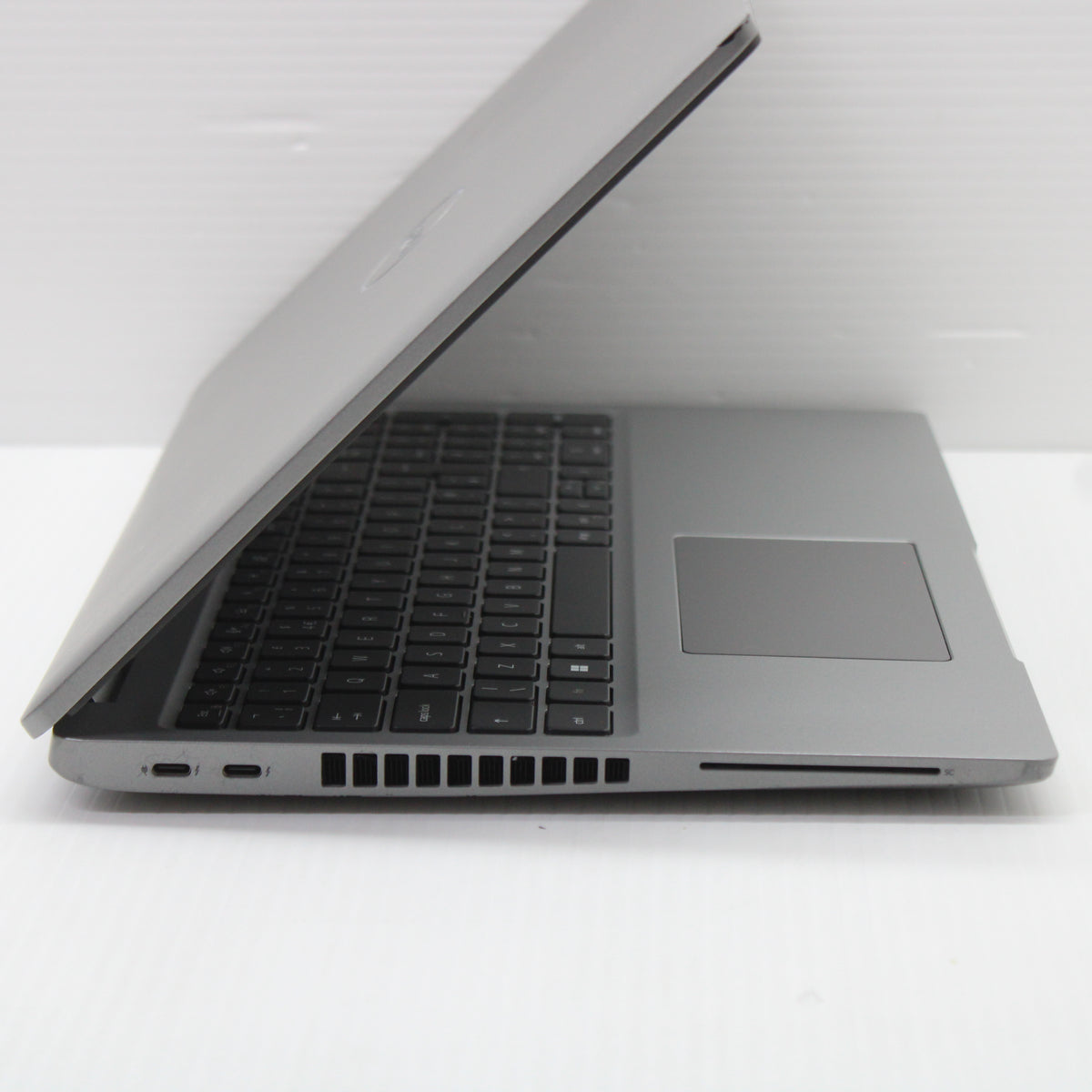 Dell Precision i5 Laptop 3570 15.6 in 8GB RAM 256GB NVMe Intel 1235U Windows 11