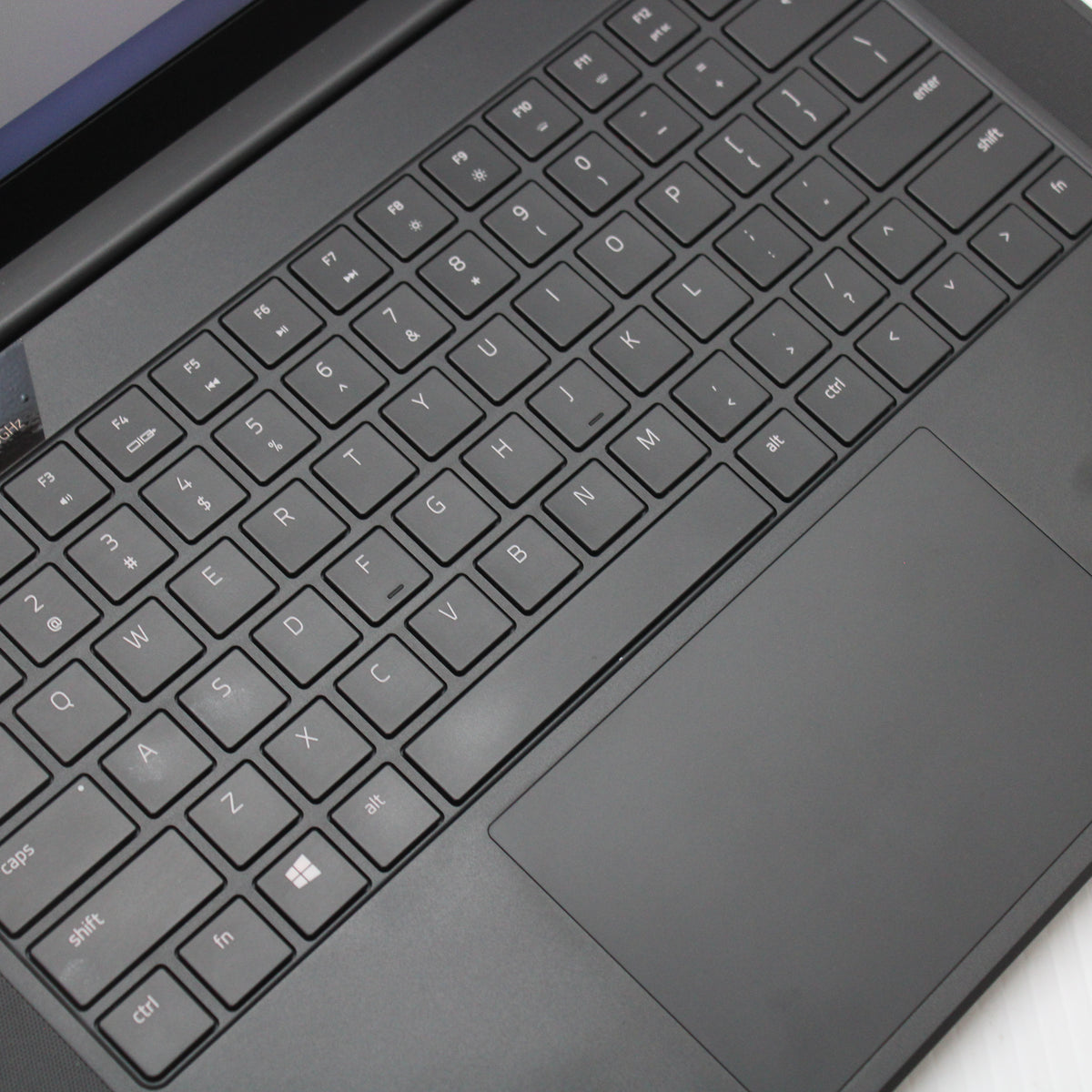Razer Blade i7 Laptop 15.6 inch 16GB RAM 512GB NVMe Intel 9750H RTX 2060 144Hz