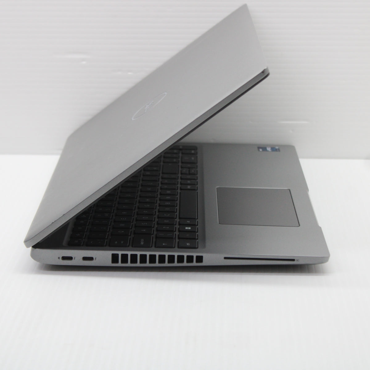 Dell Precision i5 Laptop 3570 15.6 in 8GB RAM 256GB NVMe Intel 1235U Windows 11