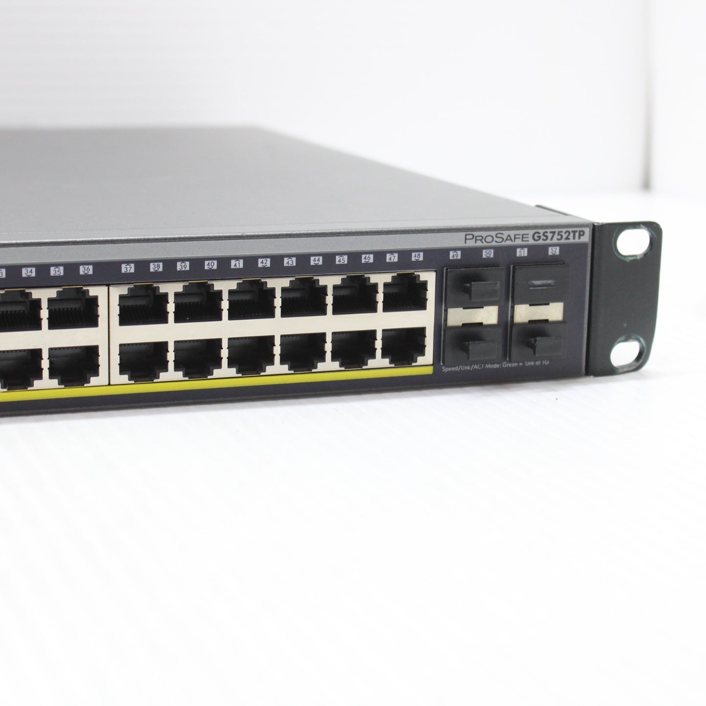 Netgear ProSafe GS752TP Smart Switch 48 Port 1Gbps Gigabit PoE and 4 Gb SFP