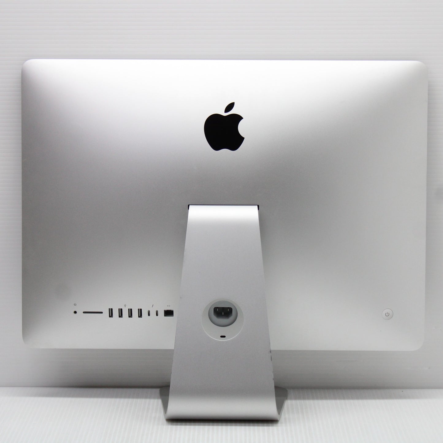 Apple iMac i5 2017 A1418 21.5 in 8GB RAM 256GB SSD Intel 7360U macOS Ventura