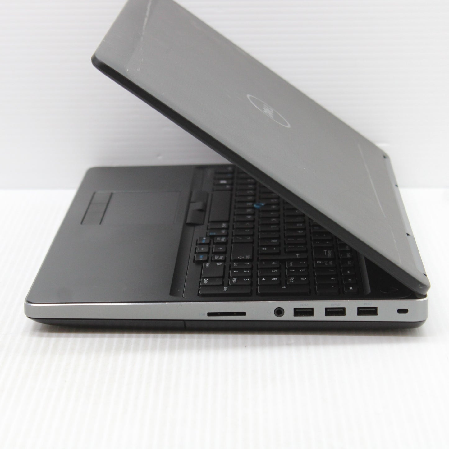 Dell Precision i7 Laptop 15.6 in 7520 24GB RAM 1TB NVMe Intel 7920HQ Working