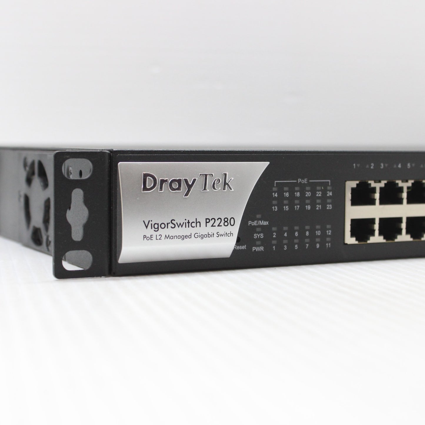 DrayTek VigorSwitch P2280 24 Port 1 Gbps Gigabit Managed PoE+ Network Switch