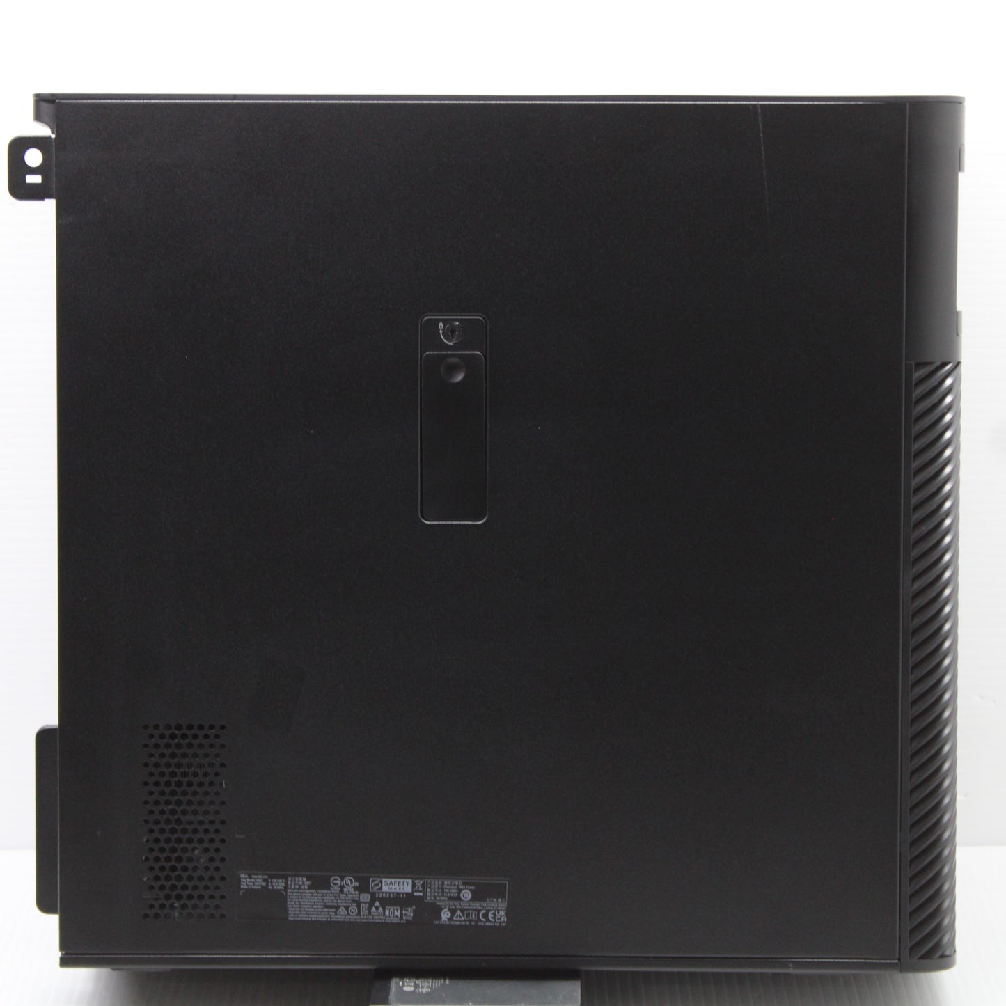 Dell | 7865 | Ryzen Threadripper PRO 5975WX 32-Cores | 128GB DDR4 3200MHz (4 modules) | 4TB + 2TB (both NVMe SSD) | Very Good - Refurbished