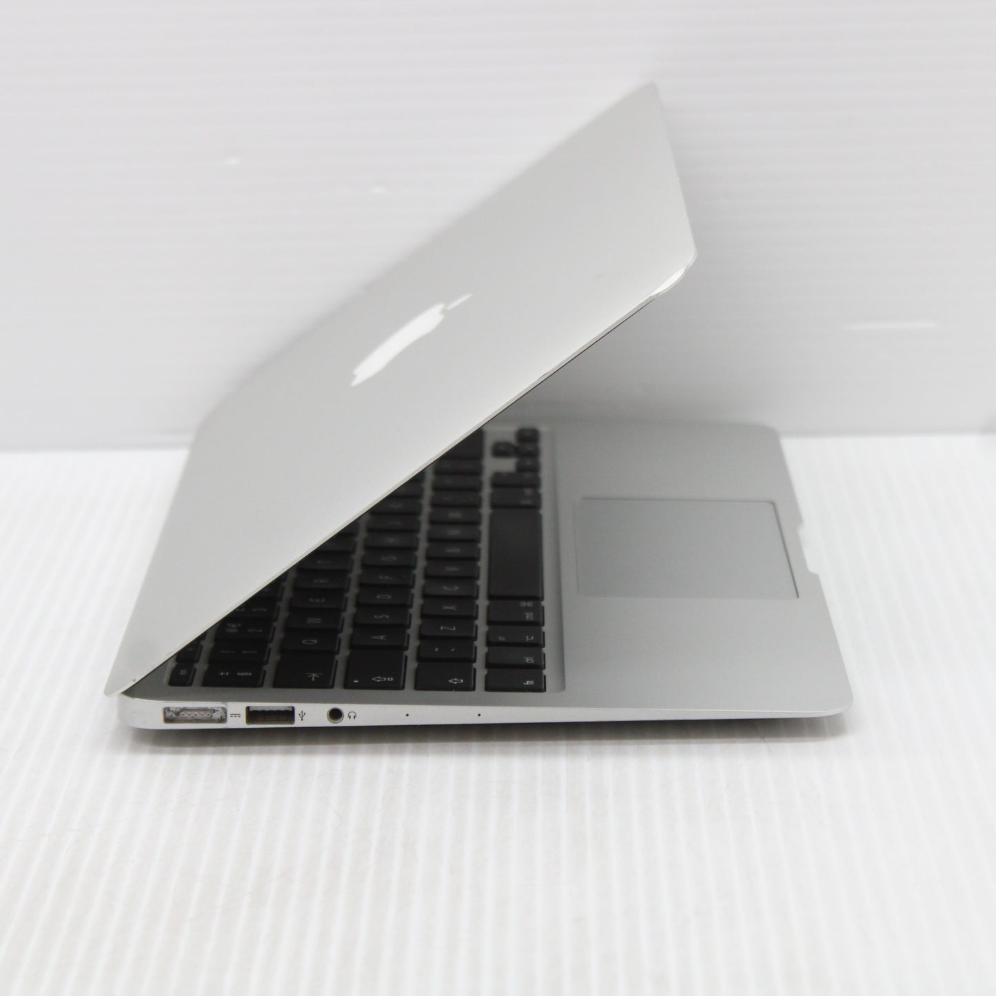 Apple MacBook Air i7 2013 11.6 in 8GB RAM 128GB SSD Intel 4650U macOS Big Sur