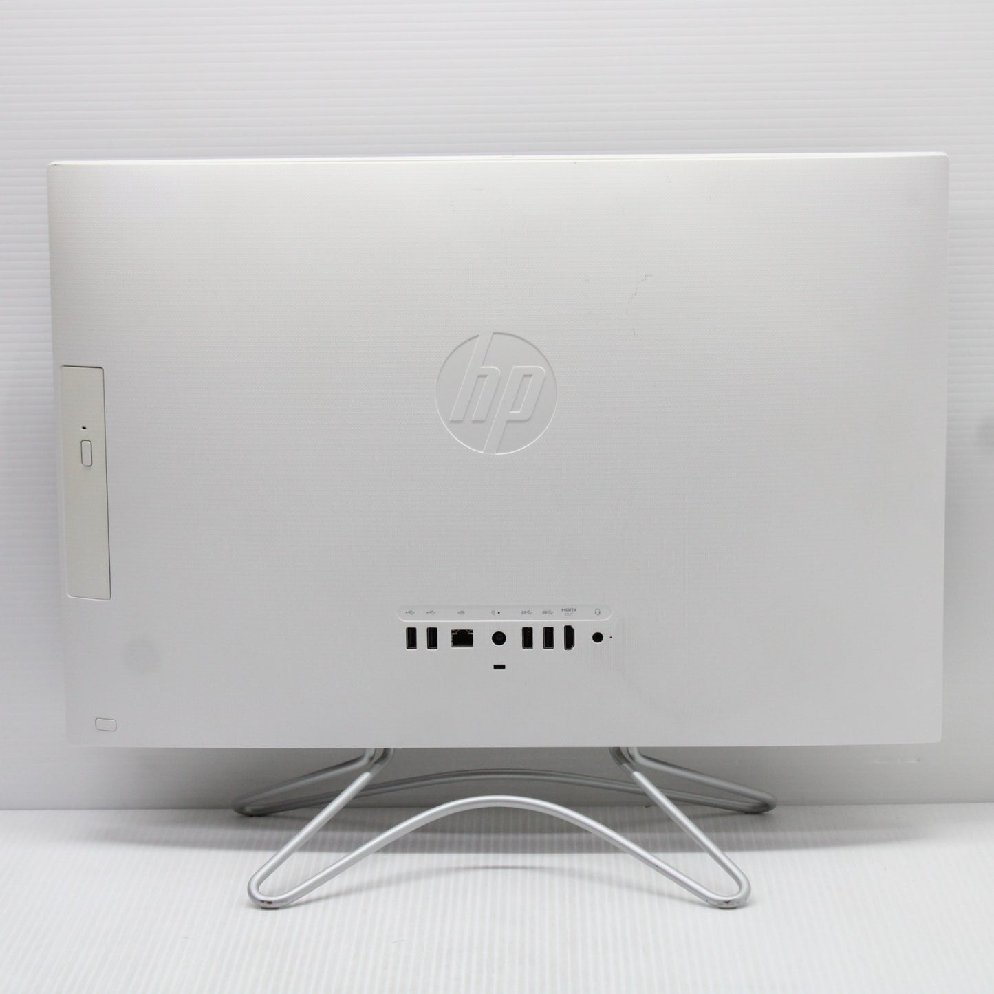 HP All in One i5 23.8 in PC 24-f0xx 12GB RAM 256GB NVMe Intel 8250U Windows 11